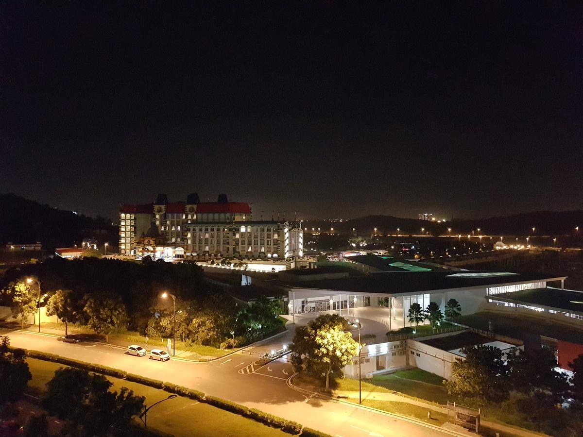 Ferienwohnung Afiniti Residensi Legoland Medini Nusajaya  Exterior foto